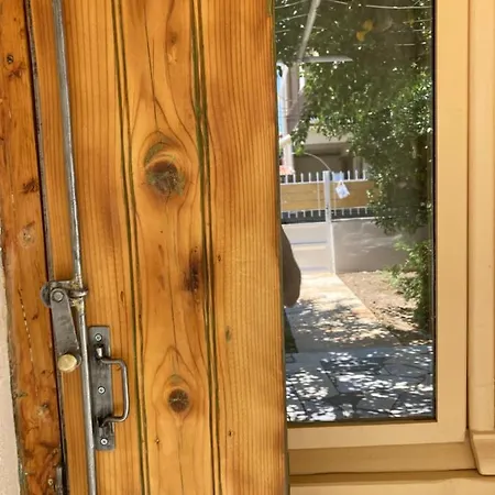 Catalina's House -μικρή με αυλή & Parking Ferienhaus Xylokastro