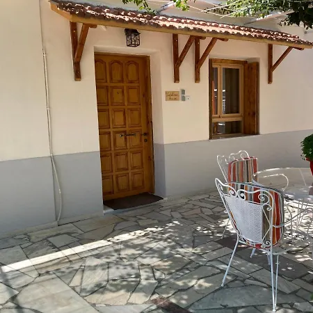 Ferienhaus Catalina's House -μικρή με αυλή & Parking Xylokastro