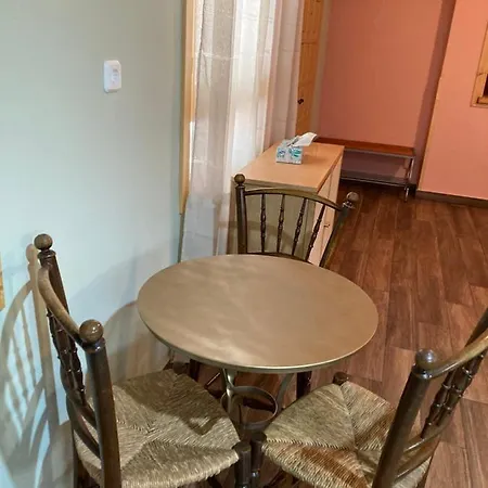 Catalina's House -μικρή με αυλή & Parking *